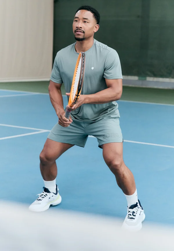 Kurze Sporthose - agave green