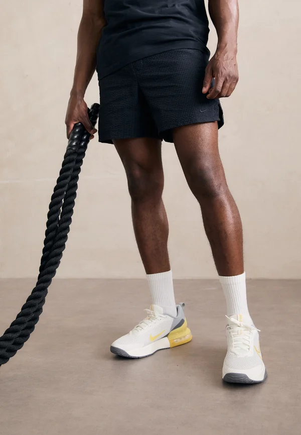 Kurze Sporthose - black