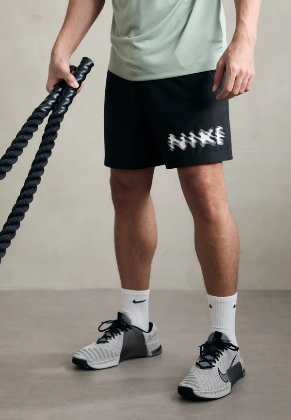 Kurze Sporthose - black/(white)