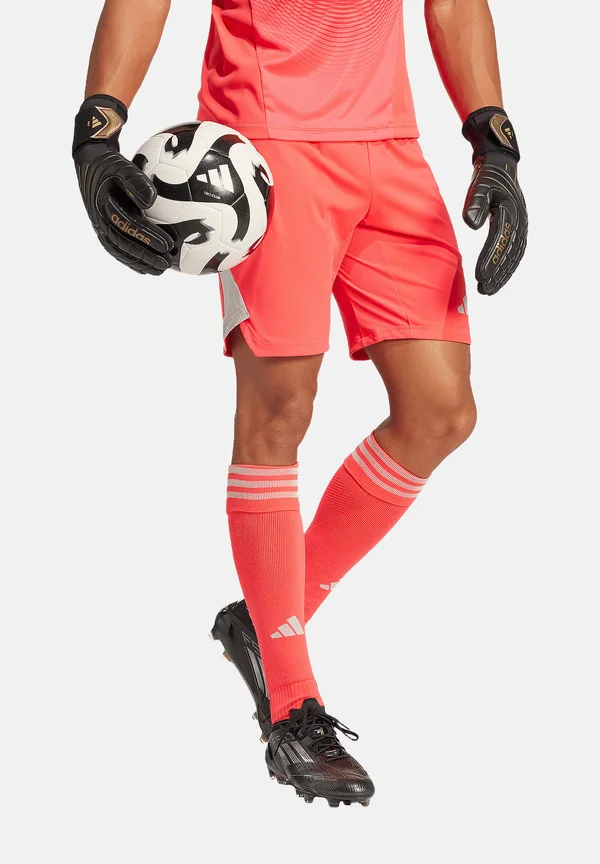 Kurze Sporthose - rot