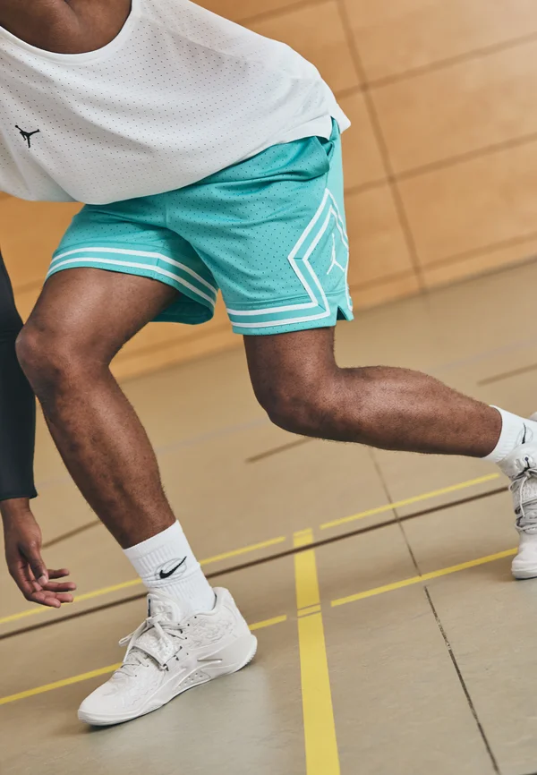 Kurze Sporthose - washed teal/white