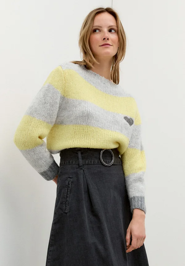 KUSCHELIGER STREIFENPULLOVER PAILLETTENHERZ - Strickpullover - grau gelb