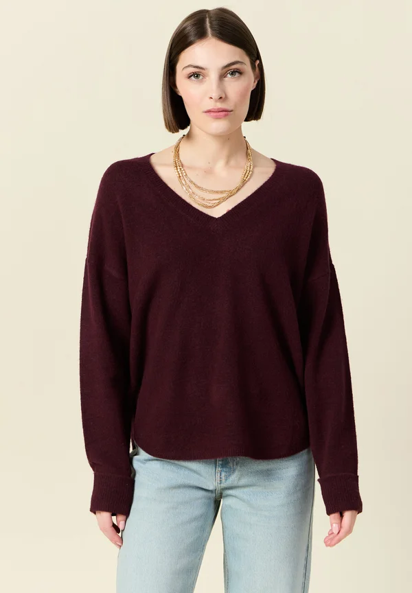 LANGÄRMLIGER MIT V-AUSSCHNITT
 - Strickpullover - prune