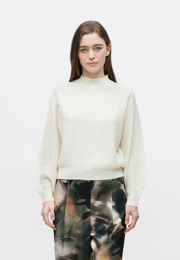 LARELYA - Strickpullover - off white