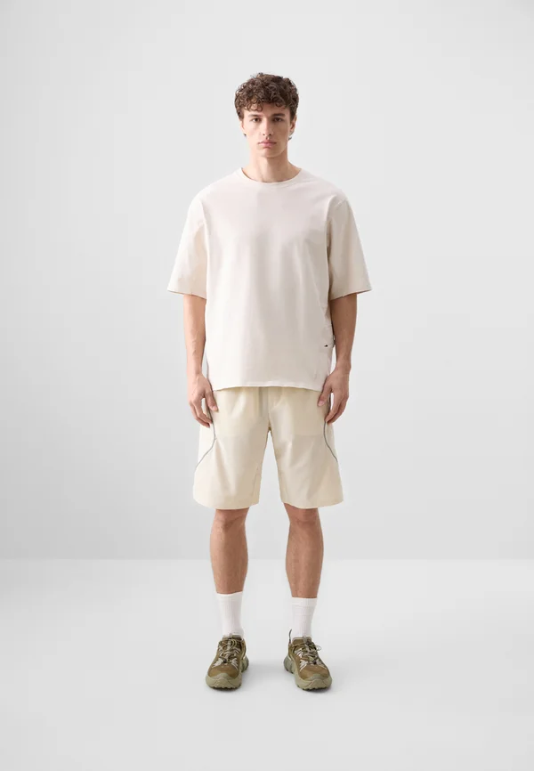 LATITUDE FLIGHT - Outdoor Shorts - mist