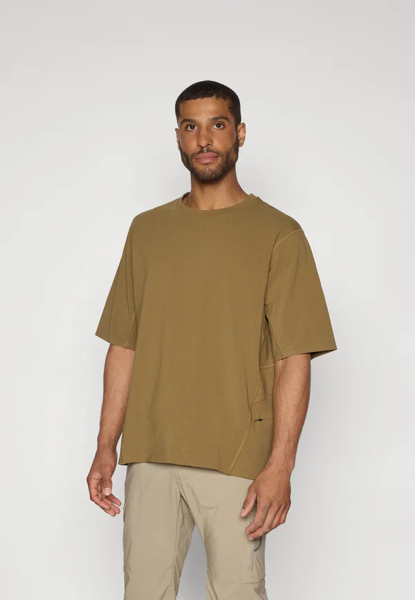 LATITUDE FLIGHT TEE - T-Shirt basic - army green