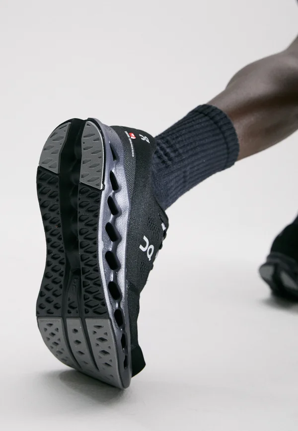 Laufschuh Straße - all   black