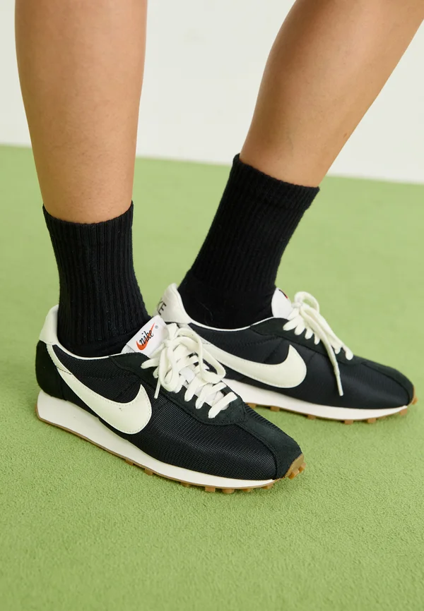 LD 1000 - Sneaker low - black/sail/safety orange/brown