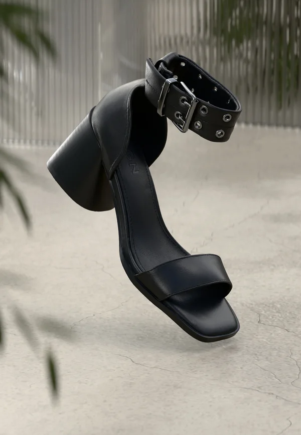 LEATHER - Riemensandalette - black