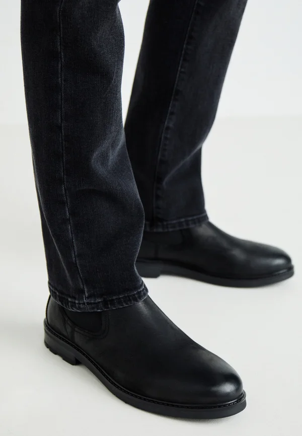 LEEDS CITY - Stiefelette - black