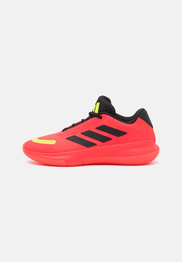 LEGENDS LOW - Basketballschuh - lucid red/core black/lucid lemon