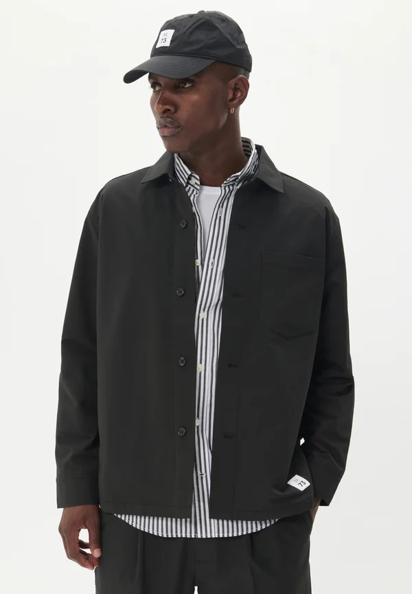 Leichte Jacke - black