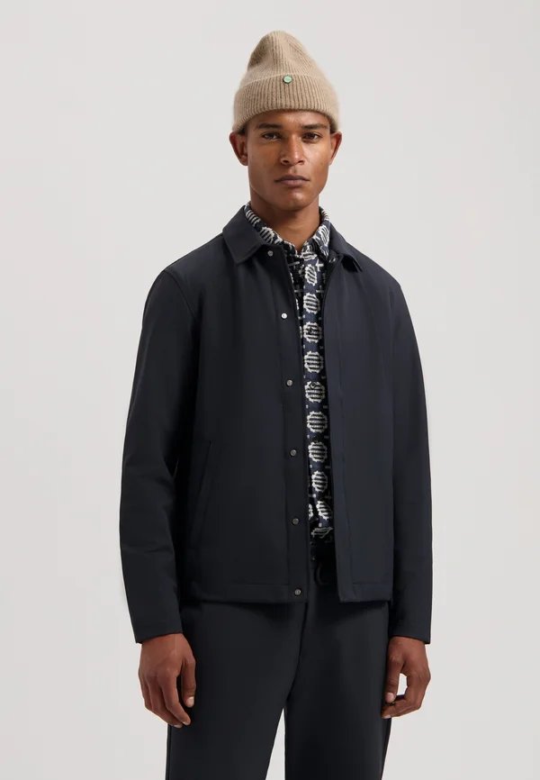 Leichte Jacke - black