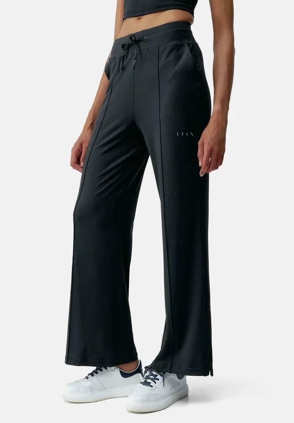 LEILA - Jogginghose - black