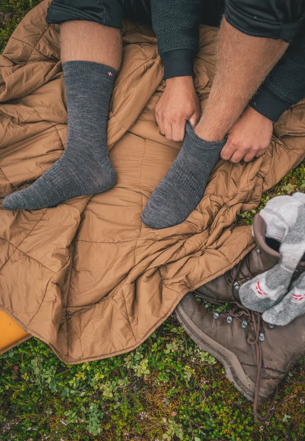 LINER HIKING SOCKS - Sportsocken - grey