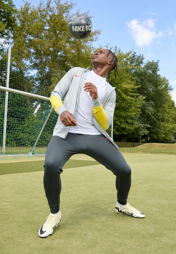 LIVERPOOL FC NIKE DF STRIKEHD TRACKSUIT K THIRD - Vereinsmannschaften - light smoke grey/chrome yellow/global red
