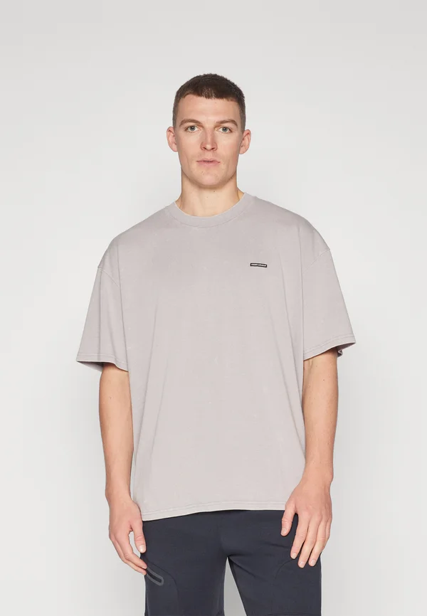 LOGO WASH - T-Shirt print - tetra gray/white