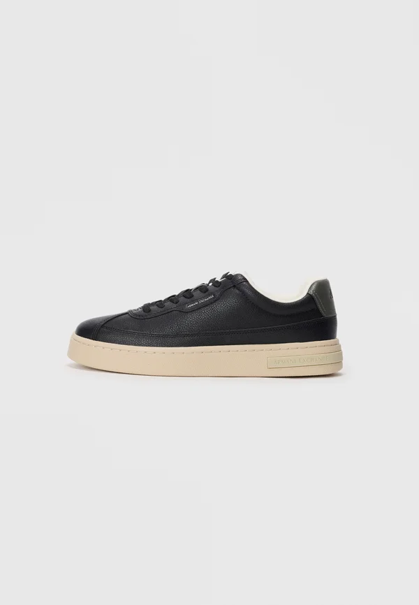LONDON TUMBLED - Sneaker low - black