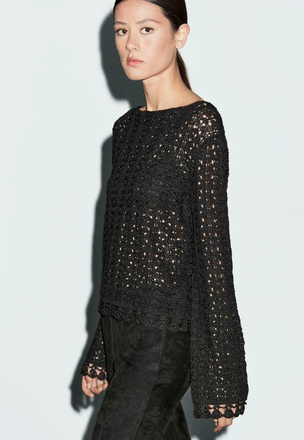 LONG FLARED SLEEVES - Strickpullover - black