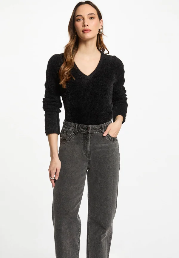 LONG-SLEEVED WITH FLUFFY - Strickpullover - noir