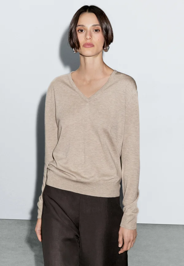 LONG SLEEVES WITH V-NECK - Strickpullover - sand