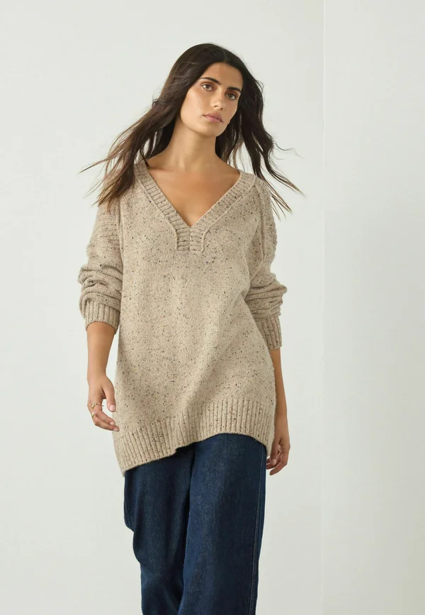 LONGLINE V-NECK - Strickpullover - neutral nappy