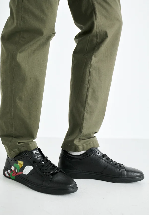 LOONEY TUNES™ x ALDO LT LOW TOP SPEC - Sneaker low - black