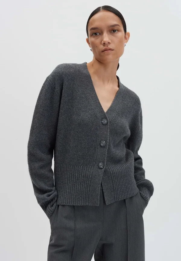 LOOSE FIT SLIGHTLY TAILED - Strickjacke - ashy grey melange