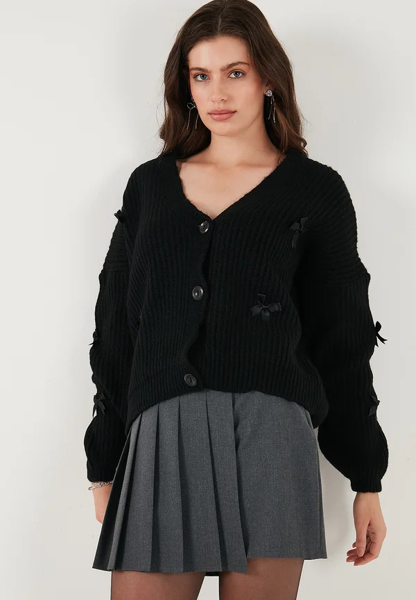LOOSE FIT - Strickjacke - black