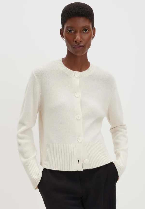 LOOSE FIT - Strickjacke - soft cream