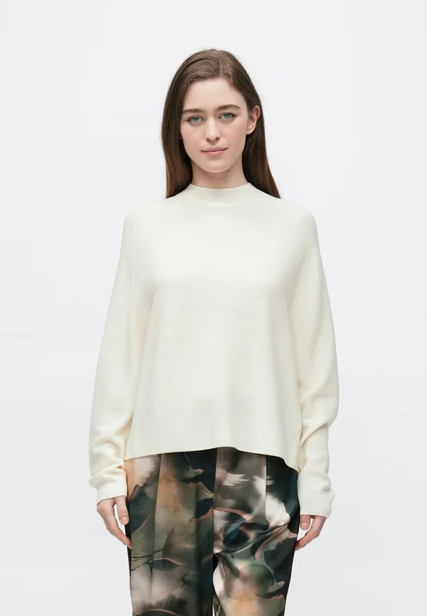 LOTIAMI - Strickpullover - off white