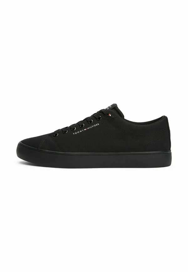 LOW CORE - Sneaker low - black