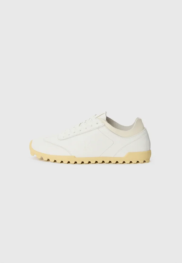LOW PROFILE RUNNER - Sneaker low - bright white/creamy white