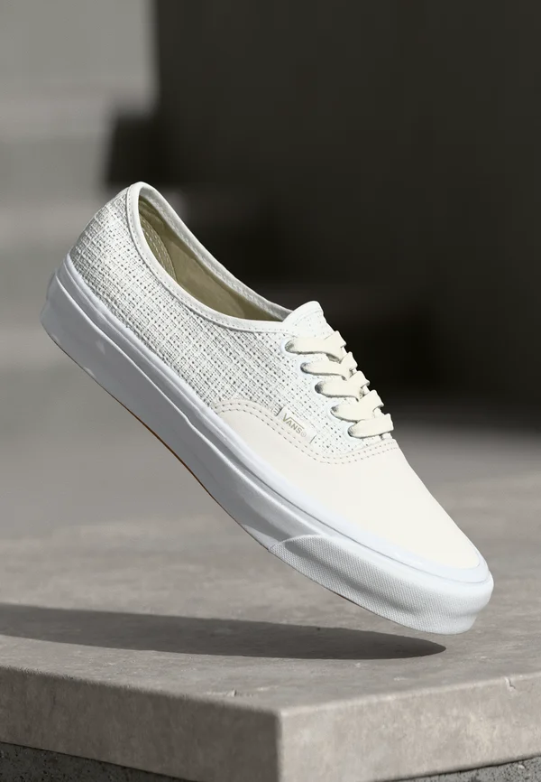 LX AUTHENTIC 44 - Sneaker low - white