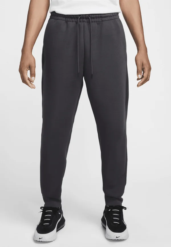 M NK TCH FLC PANT RI - Jogginghose - anthracite/(anthracite)