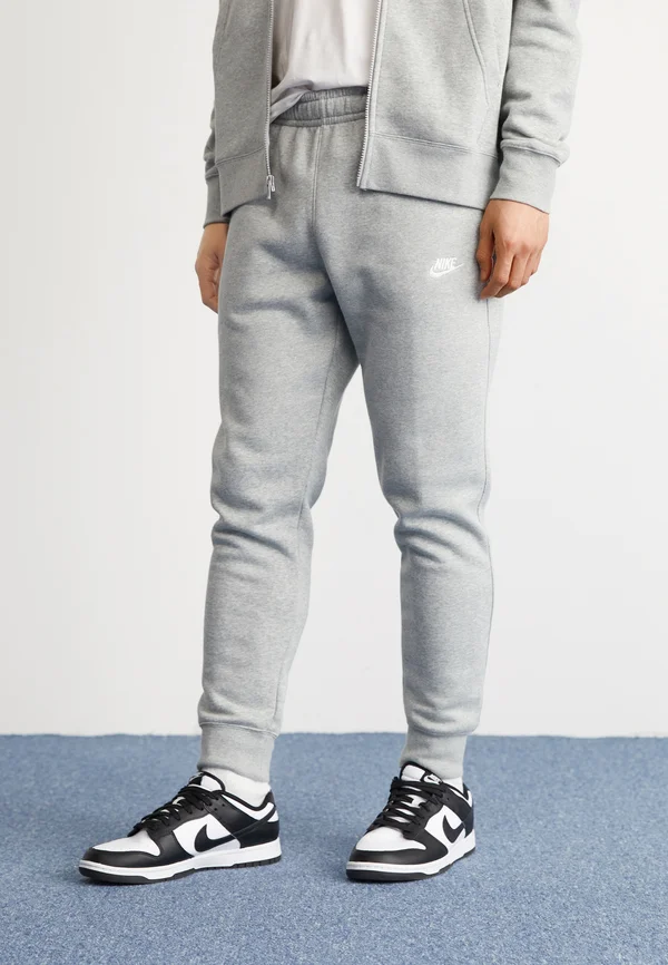 M NSW CLUB JGGR BB - Jogginghose - dark grey heather/matte silver/white