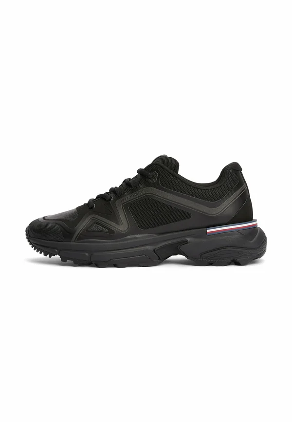M RUNNER TECH - Sneaker low - black