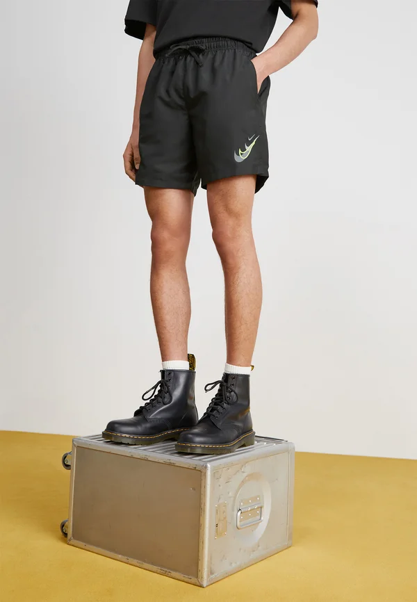 M SI WV - Shorts - black