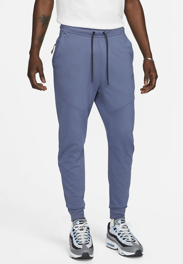 M TECH JGGR LGHTWHT - Jogginghose - diffused blue