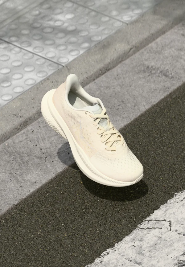 MACH 6 - Laufschuh Straße - alabaster/cosmic grey