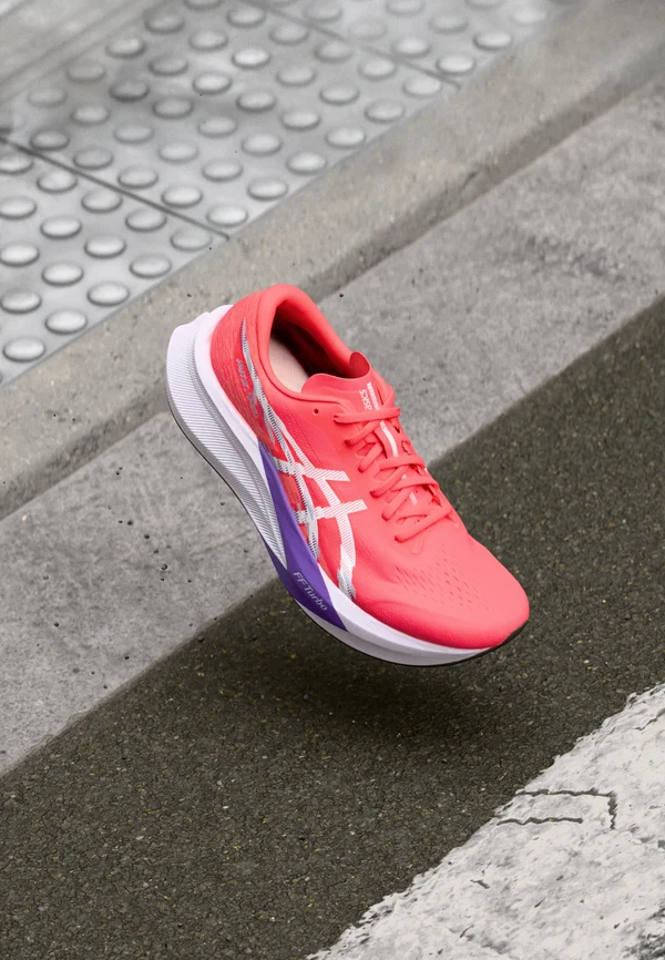 MAGIC SPEED 4 - Laufschuh Straße - flash red/white