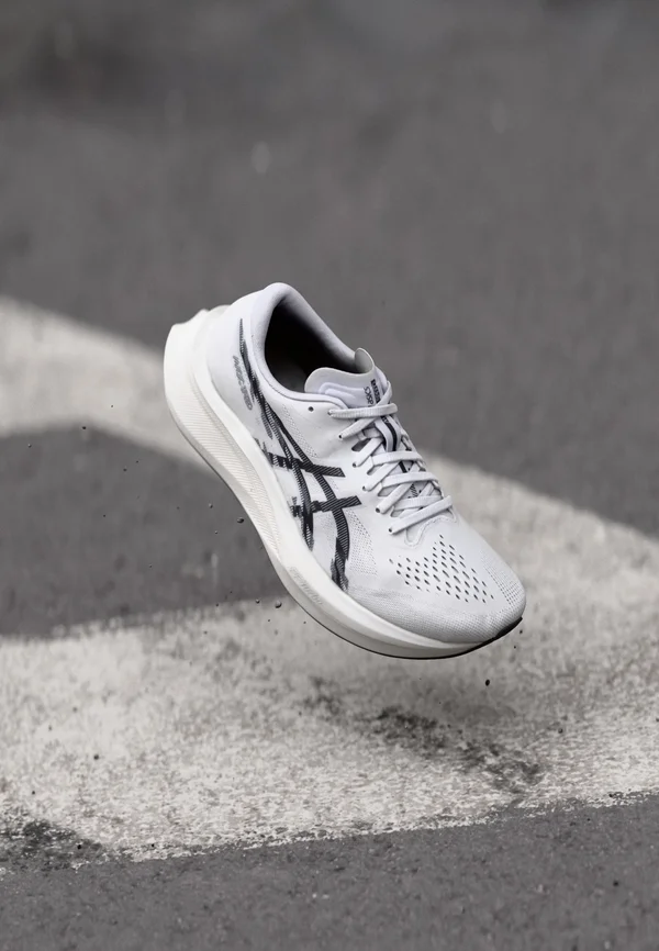 MAGIC SPEED 4 - Laufschuh Straße - white/black