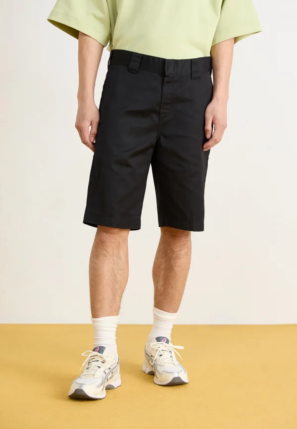 MASTER - Shorts - black