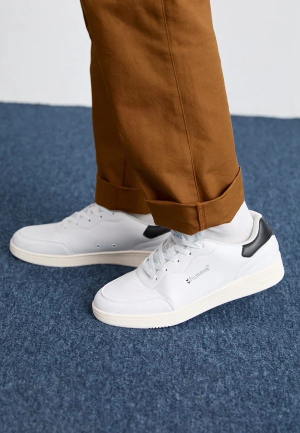 MATCH POINT MP - Sneaker low - white/black