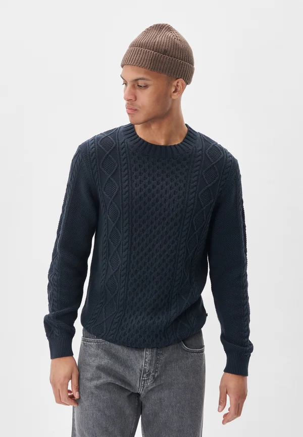 MATRITON CREW NECK CABLE-KNIT PULLOVER - Strickpullover - dark navy