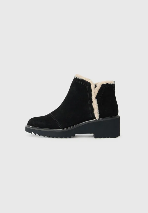 MAUDE - Stiefelette - black