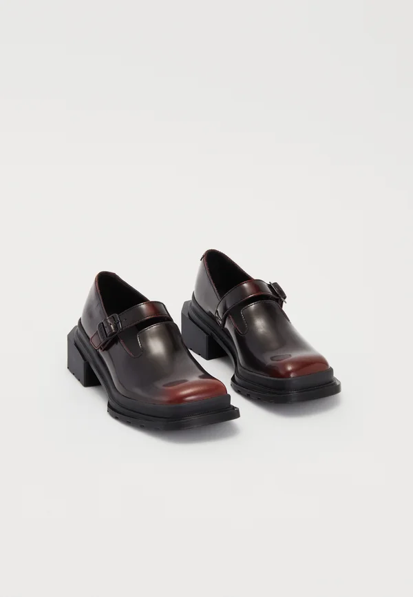 MAYBOLE - Pumps - black/cherry red