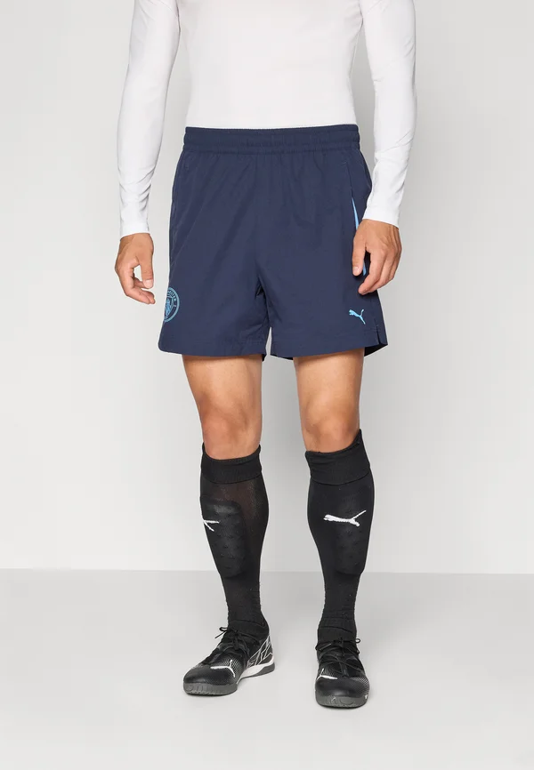 MCFC PUMATECH RELAXED SHORTS - Vereinsmannschaften - deep navy/team light blue
