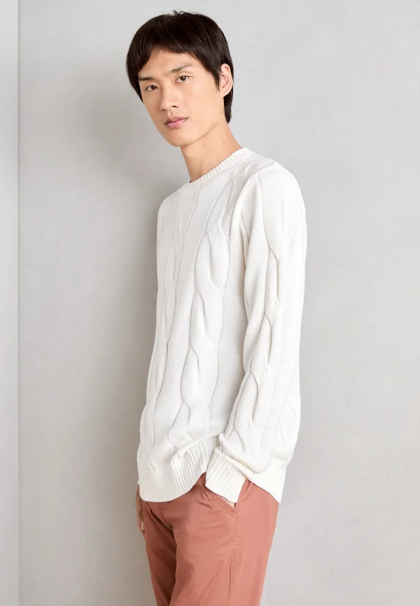 MEGA CABLE O-NECK - Strickpullover - off white