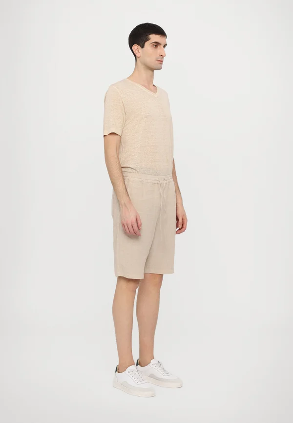 MEN BERMUDA - Shorts - sand